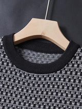 Men’s Plaid Knit Short Sleeve Shirt – Crew Neck, Stretch Fabric with Asymmetrical Hem